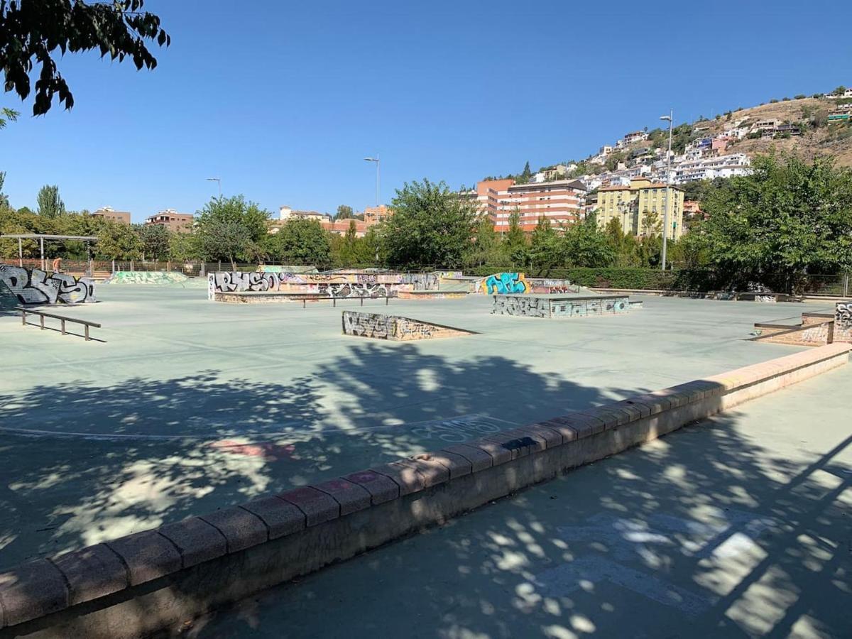 Apartamento En Granada Con Facil Aparcamiento En La Zona Экстерьер фото